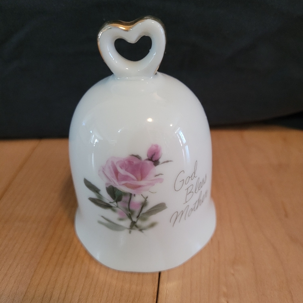 1979 Designer's Collection A Mother's Rememberance Decorative Bell